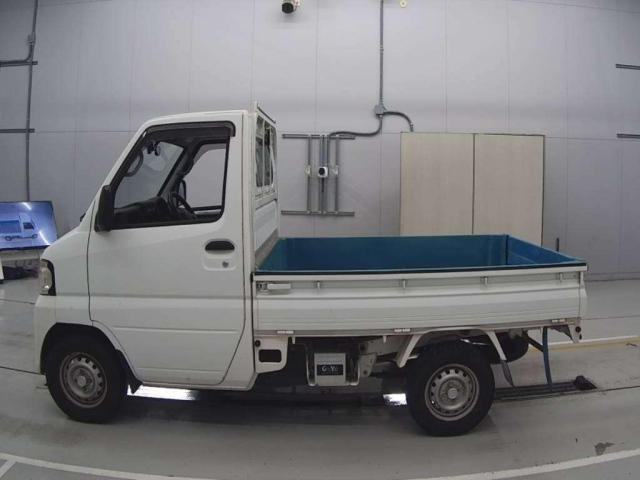 NISSAN CLIPPER TRUCK 2013