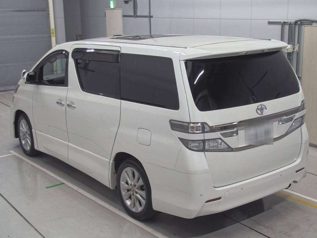 TOYOTA VELLFIRE 2013