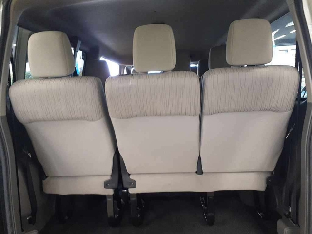 NISSAN CARAVAN 2019