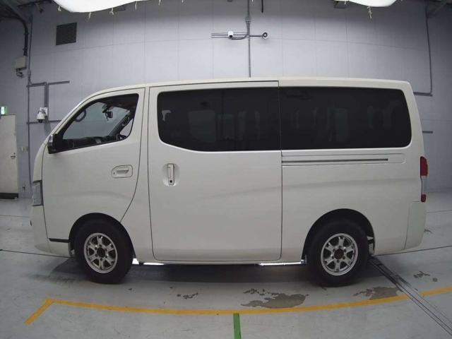 NISSAN CARAVAN 2019
