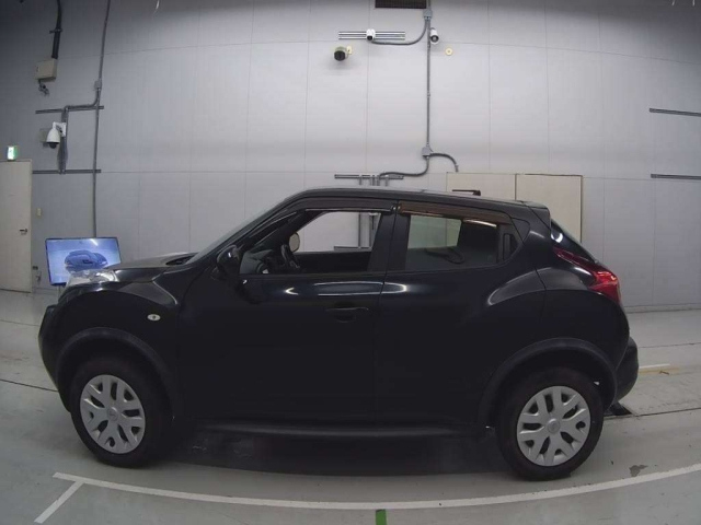 NISSAN JUKE 2010