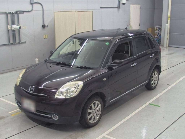 MAZDA VERISA 2010