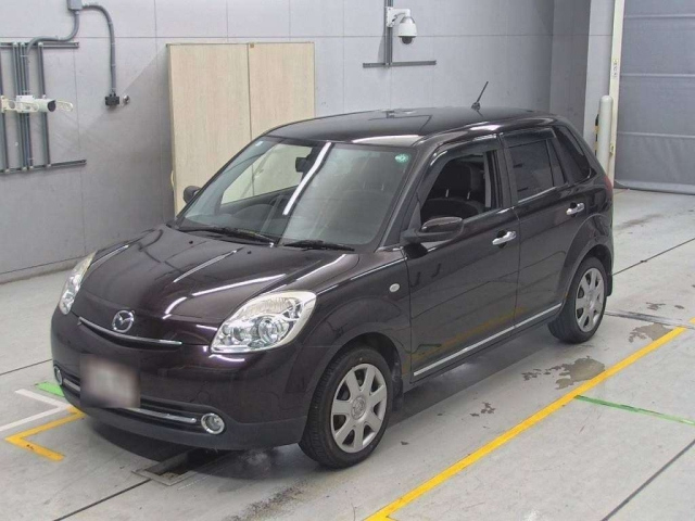 MAZDA VERISA 2010