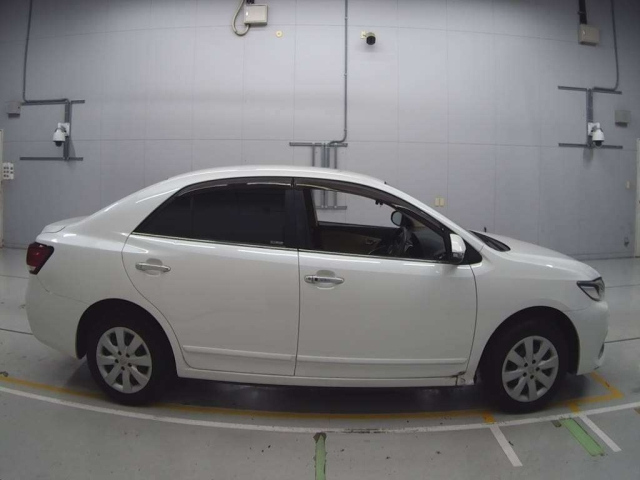 TOYOTA PREMIO 2016