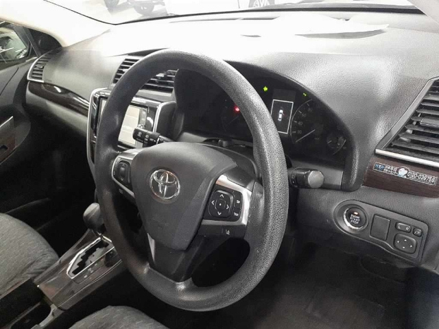 TOYOTA PREMIO 2016