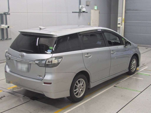 TOYOTA WISH 2012