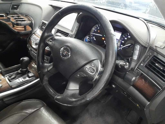 NISSAN FUGA 2011