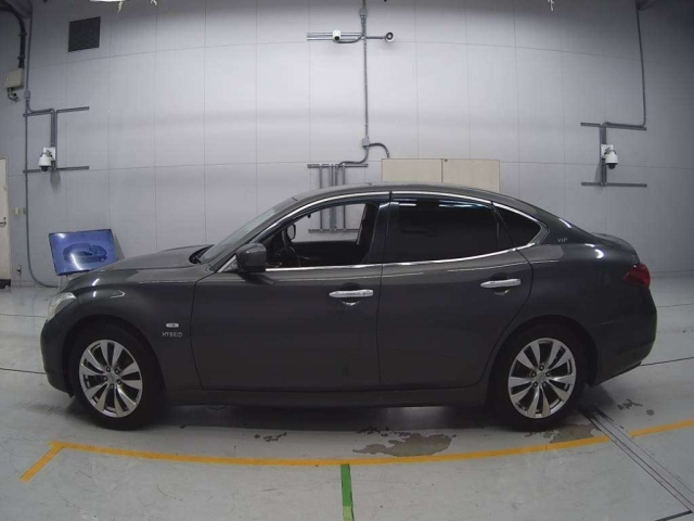 NISSAN FUGA 2011