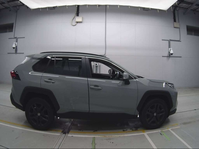 TOYOTA RAV4 2024