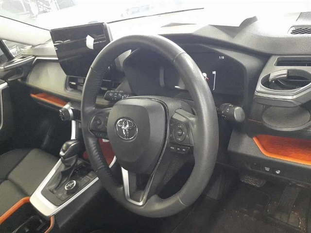 TOYOTA RAV4 2024