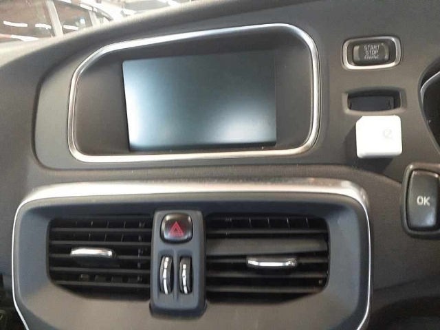 VOLVO V40 2015