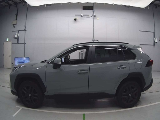 TOYOTA RAV4 2024