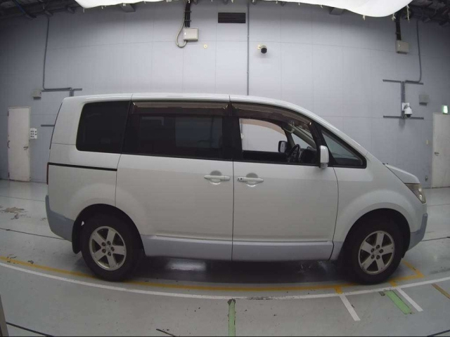 MITSUBISHI DELICA D5 2012