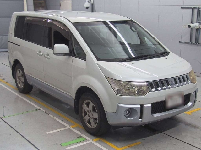 MITSUBISHI DELICA D5 2012