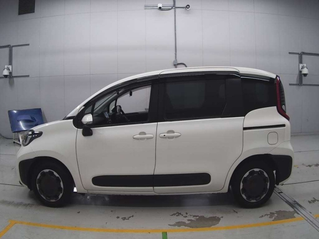 TOYOTA SIENTA 2022