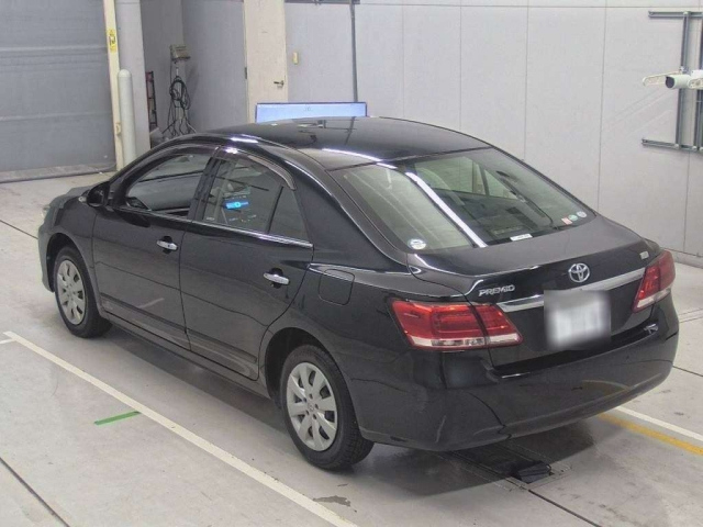 TOYOTA PREMIO 2017