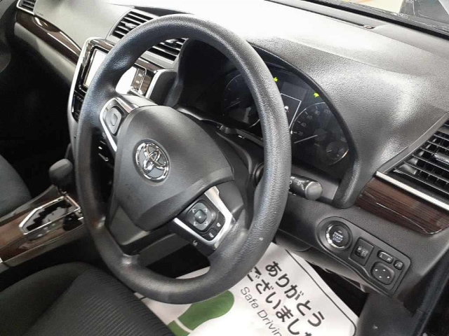 TOYOTA PREMIO 2017