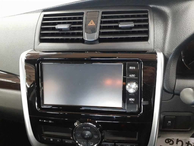 TOYOTA PREMIO 2017