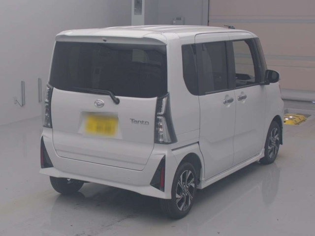 DAIHATSU TANTO 2024