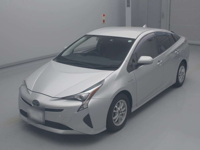 TOYOTA PRIUS 2017