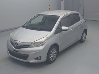 TOYOTA VITZ 2011