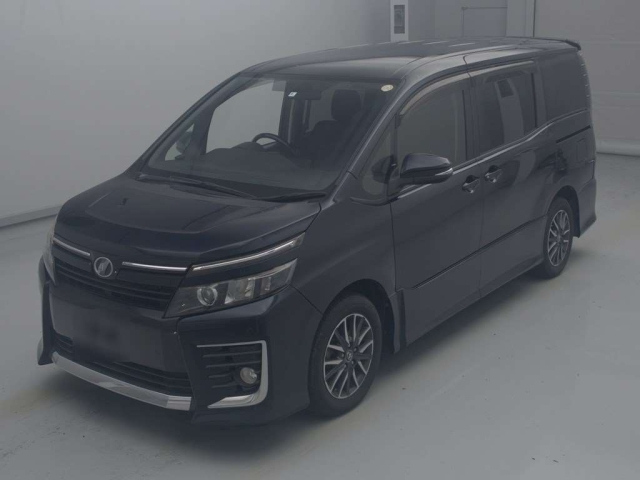 TOYOTA VOXY 2014
