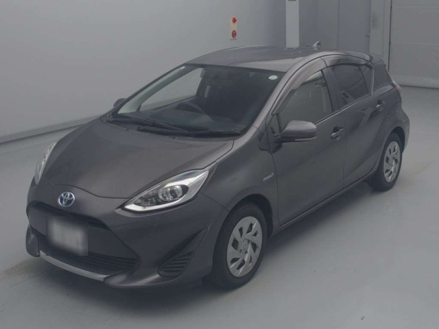 TOYOTA AQUA 2019