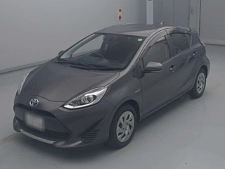 TOYOTA AQUA 2019