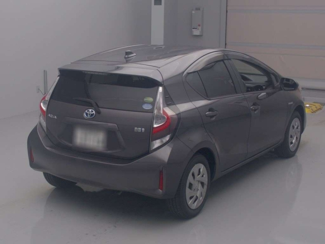 TOYOTA AQUA 2019