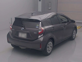 TOYOTA AQUA 2019