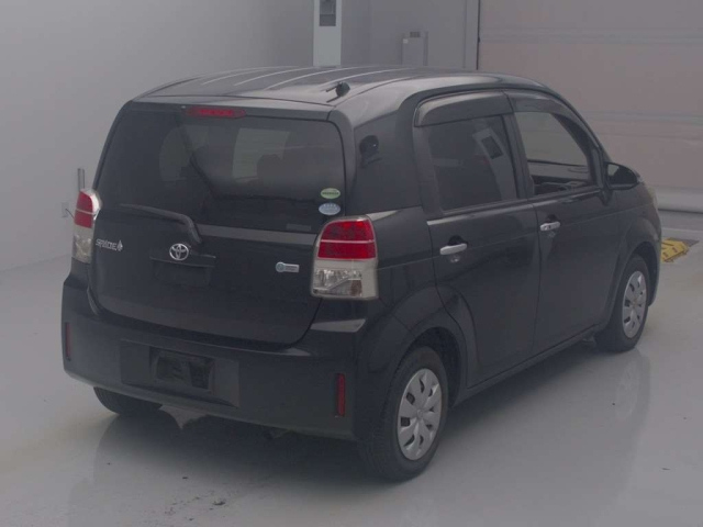 TOYOTA SPADE 2012