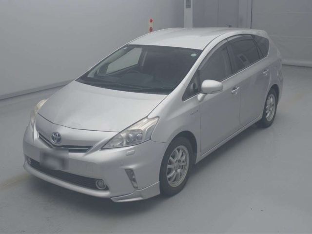 TOYOTA PRIUS ALPHA 2012