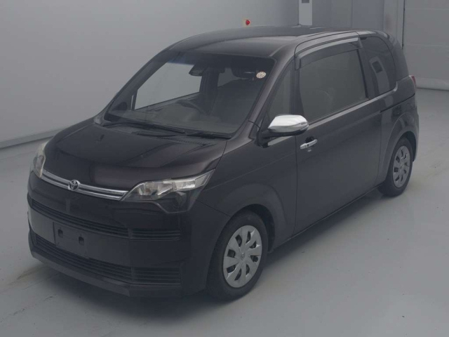 TOYOTA SPADE 2017