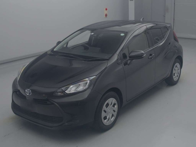 TOYOTA AQUA 2022