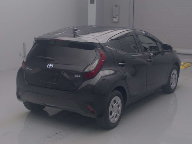TOYOTA AQUA 2022