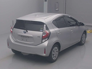 TOYOTA AQUA 2017