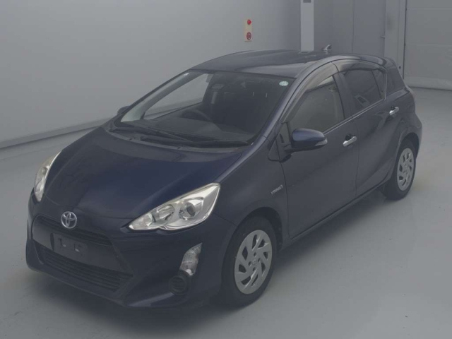 TOYOTA AQUA 2017