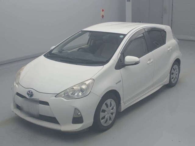 TOYOTA AQUA 2013