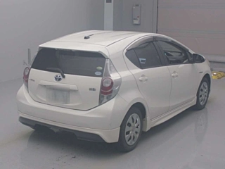 TOYOTA AQUA 2013