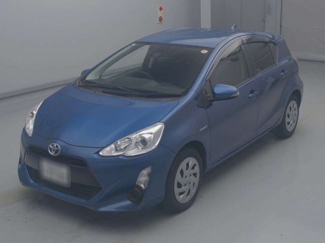 TOYOTA AQUA 2017
