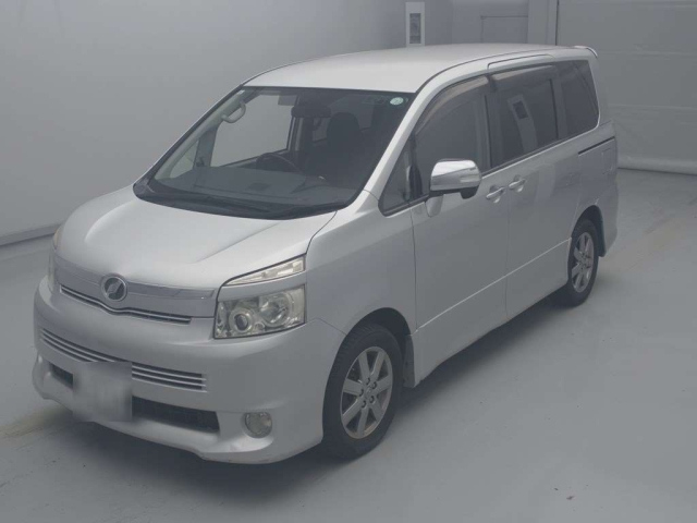 TOYOTA VOXY 2009