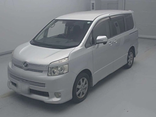 TOYOTA VOXY 2009