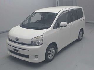 TOYOTA VOXY 2010