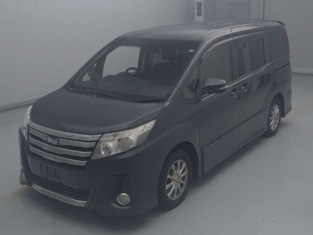TOYOTA NOAH 2014
