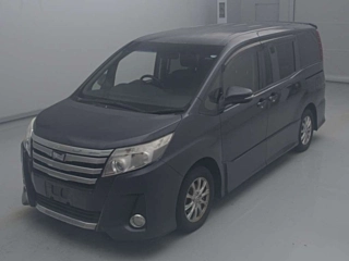 TOYOTA NOAH 2014