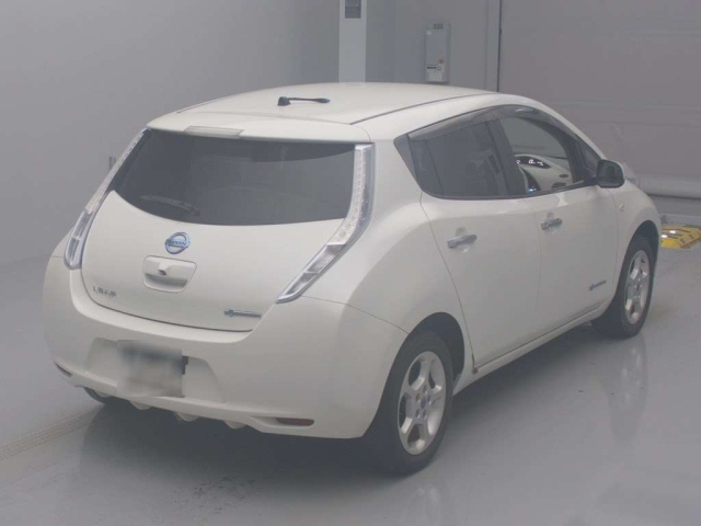 NISSAN LEAF 2013