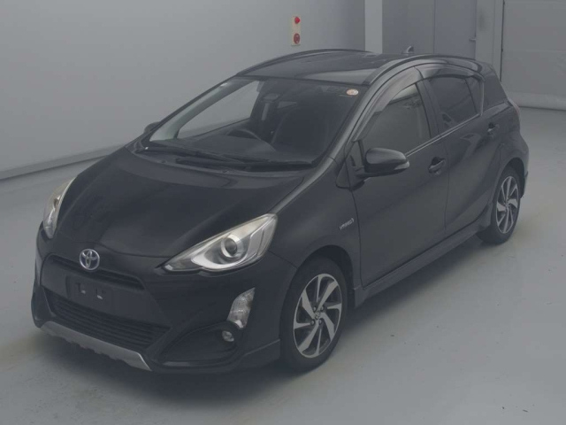 TOYOTA AQUA 2016
