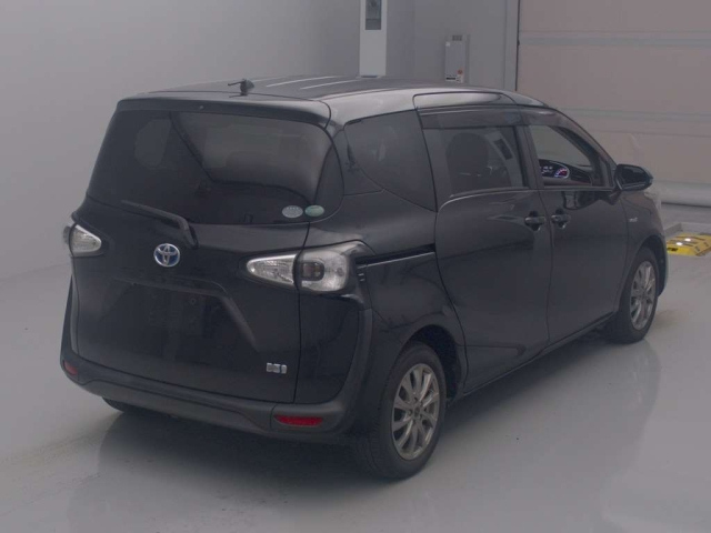 TOYOTA SIENTA 2017