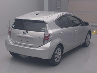 TOYOTA AQUA 2012