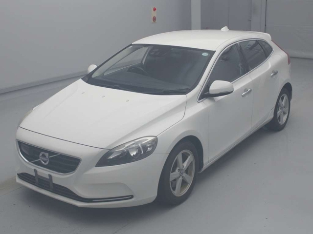 VOLVO V40 2014